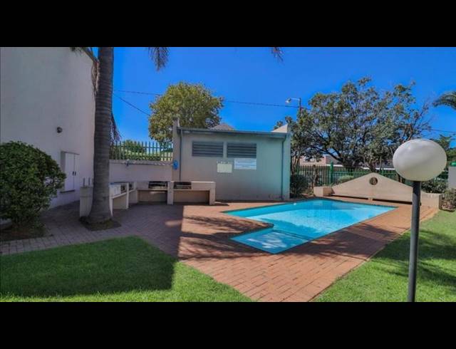 2 BEDROOM PROPERTY TO RENT IN MALVERN EAST